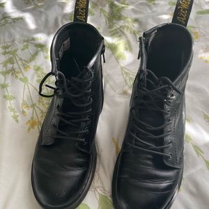 These are kids (girls) leather Dr. Martins in size 3.